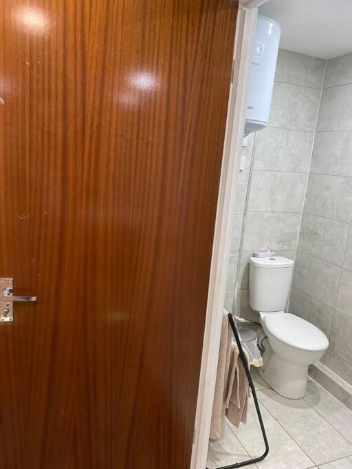 A Spacious Double Bed Studio Stoke-on-Trent Luaran gambar