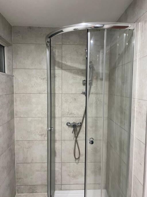 A Spacious Double Bed Studio Stoke-on-Trent Luaran gambar