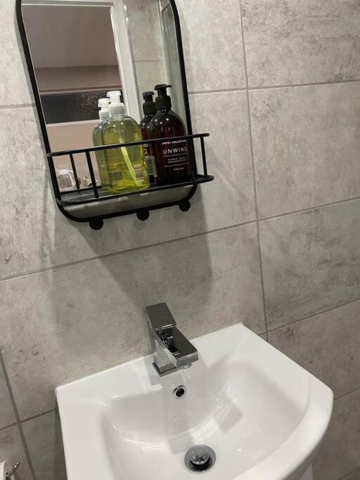 A Spacious Double Bed Studio Stoke-on-Trent Luaran gambar